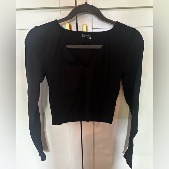 Offline by aerie long sleeve tee - Picture 2 of 3